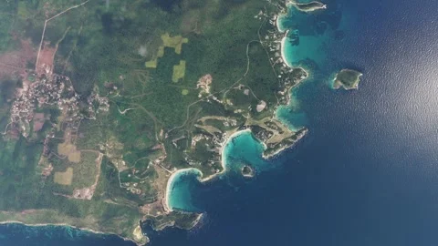 Top aerial drone shot of Half Moon Bay island. Antigua and Barbuda 库存影片 268677373