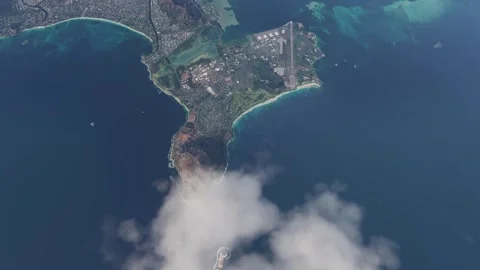 Top aerial view of Daniel K. Inouye International Airport in Honolulu - Hawaii Vídeo Stock 270151737