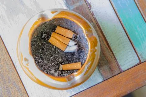 The top of the ashtray placed on the table. Foto stock