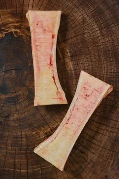 Top closeup view of large beef bone marrow Stock-Fotos