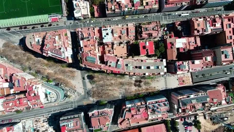 Top down aerial cityscape view of Barcelona and the sea on a sunny summer d.. Vídeos de archivo 244703290