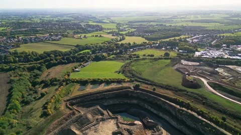 Top down aerial clip of a large open cast mine, quarry. 库存影片 236163506