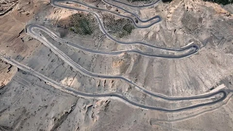 Top-Down Aerial Drone Shot of Zigzagging Ka Loops Mountain Pass in India Video stock 333066292