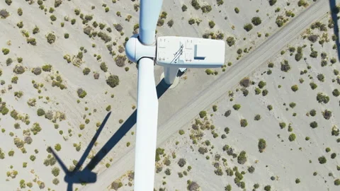 Top down aerial drone view of wind turbine structure in Palm Springs desert 库存影片 334640825