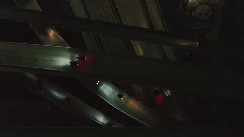 Top Down Aerial Drone View of Highway Traffic at Night in Houston Texas Vídeo Stock 346244389