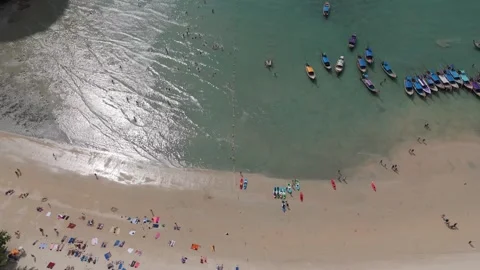 Top Down Aerial of Railay Beach Shoreline and Kayaks Vídeos de archivo 337292055