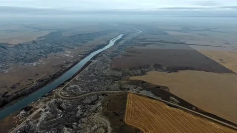 Top down aerial video of stratum in Horsethief Canyon, Alberta, drone footage Vídeo Stock 197005482