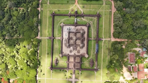 Top Down Aerial View of Angkor Wat Temple Complex, Siem Reap Cambodia Vídeos de archivo 347318221