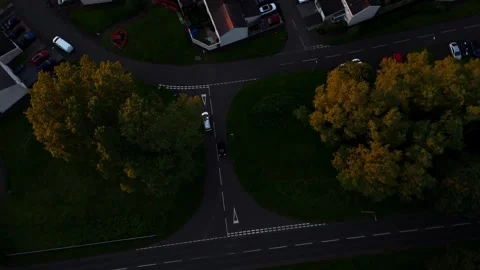 Top Down Aerial View Of Car Driving Through Glasgow Streets 库存影片 337310432