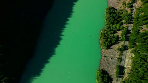 Top-Down Aerial View of Emerald Diablo Lake, North Cascades Stockbeeldmateriaal 348420053
