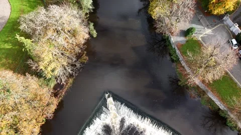 Top Down Aerial View of River Suir in Cahir Ireland 4K Stockbeeldmateriaal 333926346