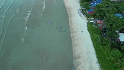 Top-Down Aerial View of Sandy Beach, Fishing Boats, Penang Stockbeeldmateriaal 348421211
