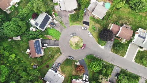 Top-down aerial view of a suburban USA neighborhood with... Vidéo 340291105