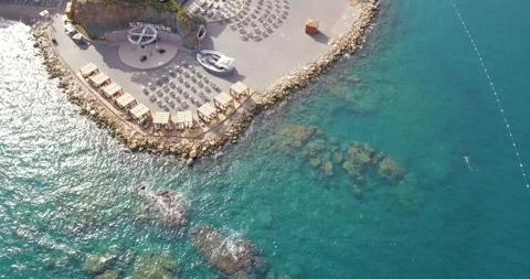 Top Down Aerial View of Turquoise Sea Water and Coral Reef Rocks 4K 動画素材 344055393