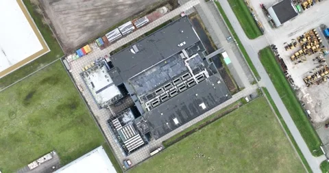 Top down birds eye view on a data center, internet and cloud infrastructure Stockbeeldmateriaal 261273010