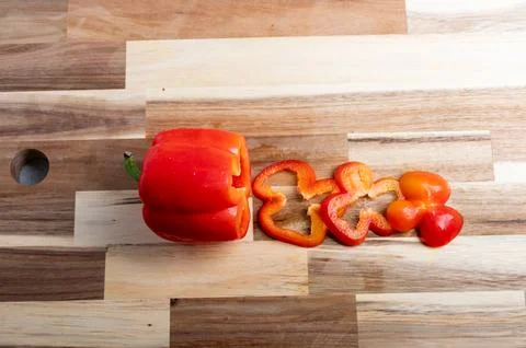 Top-down composition of fresh vegetables on wooden background  healthy food.. Foto stock