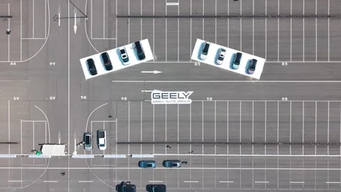 Top down drone footage of Geely vehicle test drive center in Hangzhou featuring Vidéo 335278594
