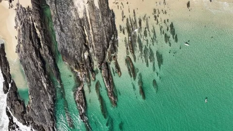 Top Down Drone Footage Of Snapper Rocks, Gold Coast Australia Stockbeeldmateriaal 347060198