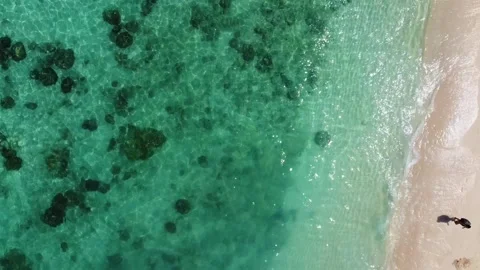 Top Down Drone Over Boats and Workers on Bamboo Island Beach Thailand Vídeos de archivo 331145031