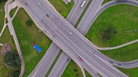 Top Down Drone Pull Away Above Riga Highway Interchange Time Lapse Vídeos de archivo 336254806