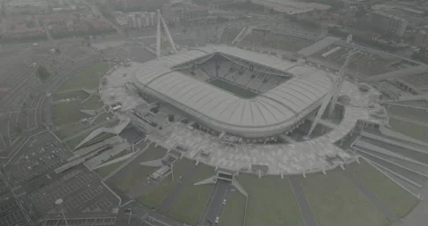 Top-Down Drone Shot of Juventus Stadium in Turin, Italy Vídeo Stock 344153638