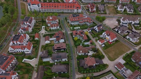 Top-Down Drone View of Exclusive Villas and Water in Knokke | FlyLens 4K Stockbeeldmateriaal 309206505