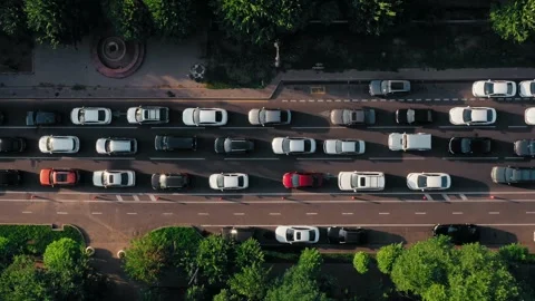 Top Down Drone View of Heavy Traffic on City Street Vidéo 330953454