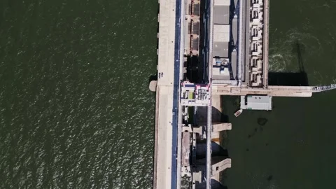 Top Down Drone View of Hydroelectric Dam and Water Infrastructure Vídeo Stock 342062699