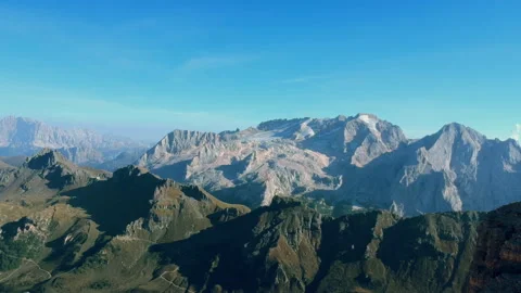 Top-Down Drone View of Piz Boè Alpine Plateau Video stock 312271558