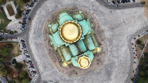 Top-down drone view of St Alexander Nevsky Cathedral in Sofia city, Bulgaria 스톡 동영상 347450536