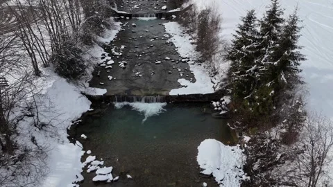 Top-Down Forward Drone Flight Over Snowy Stream in South Tyrol, Italian 库存影片 336545605