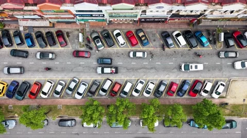 Top-down hyperlapse of a busy commercial street in Petaling Jaya, Malaysia Stockbeeldmateriaal 345293707