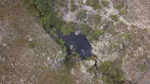 Top-down push-in aerial drone shot with people, South Africa Stockbeeldmateriaal 157311103
