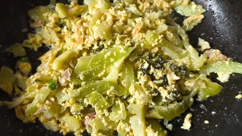 Top-down rotating shot fry pickled Video stock 342868774