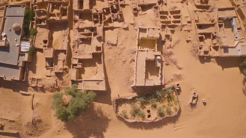 Top down shot of the desert town Chinguetti, Mauritania Stock Footage 128083088