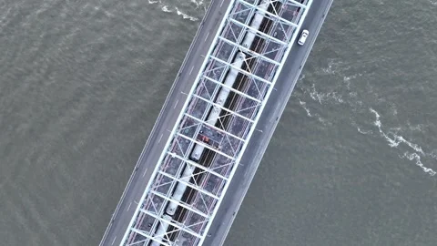 Top down spiral ascend at the Williamsburg Bridge Roadway and Tracks Stockbeeldmateriaal 344752251