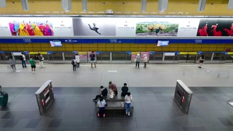 Top down timelapse view of crowded passenger get on and off from subway tra.. Stock Footage 275217651