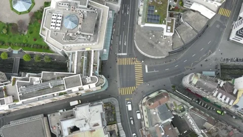 Top down traffic intersection timelapse in Montreux Switzerland 库存影片 332795728