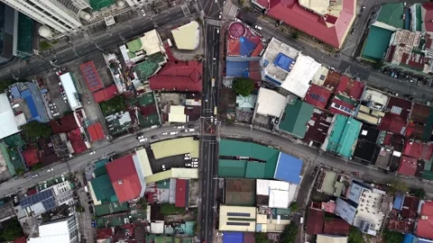 Top Down Urban Intersection and Colorful Rooftops in Manila 스톡 동영상 330874993
