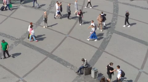 Top down video of a city square with people walking by Stock-Footage 201813892