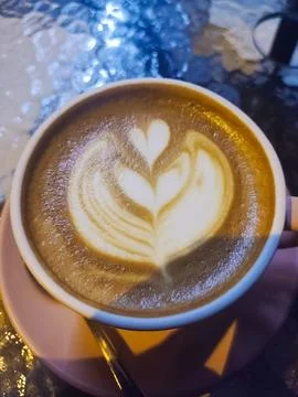 A top-down view of a cup of hot cafe latte Stock-Fotos