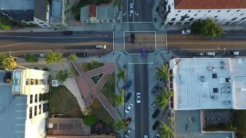 Top Down View of Downtown Ventura, CA Street Corner 動画素材 70992798