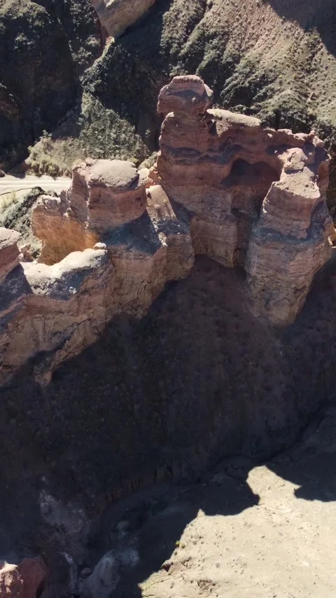 Top down view of red rock towers, Martian Charyn Canyon, Kazakhstan Vídeos de archivo 336692087