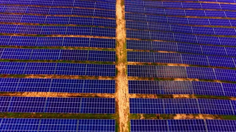 Top down view of symmetrical solar panel arrays 스톡 동영상 331945022