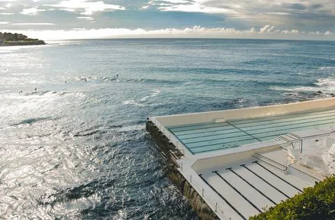 Top-down view of the world-famous Bondi Icebergs swimming pool Stock Photos