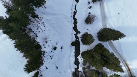 Top down winter aerial, Saalbach-Hinterglemm, Lengau, 4K 60fps Vídeos de archivo 329503142