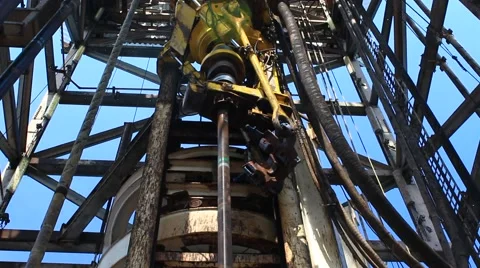 Top Drive System (TDS) Spinning for Oil Drilling Rig - Oilfield Industry Stock Footage 40080707