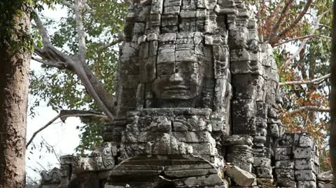Top of gateway into Angkor Thom Video stock 12442430