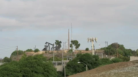 The top of Kenneth Hahn State Park. and the Inglewood oil Fields. Stockbeeldmateriaal 119076442