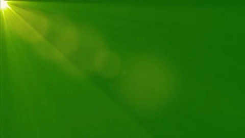 Top left side sun rays on green screen. 4K beautiful white spotlight effects Vídeos de archivo 334991243